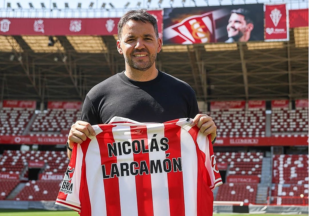 José Riestra salda en el Sporting una cuenta pendiente con Larcamón tras su intento de ficharle para Atlas