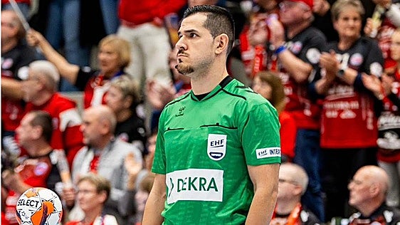 Chus Álvarez, exárbitro: «Estoy muy orgulloso de mi trayectoria en el balonmano»