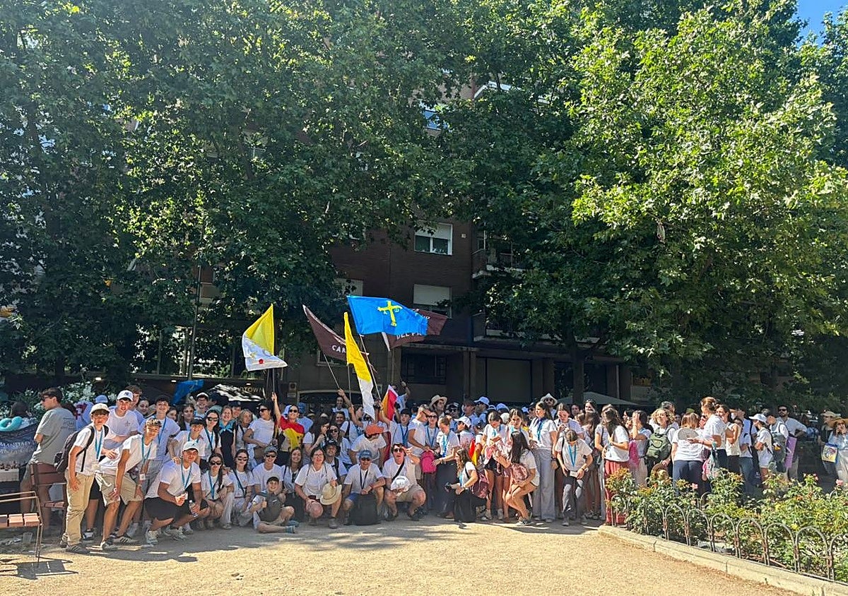 Banderas asturianas para recibir al Papa León XIV en Madrid