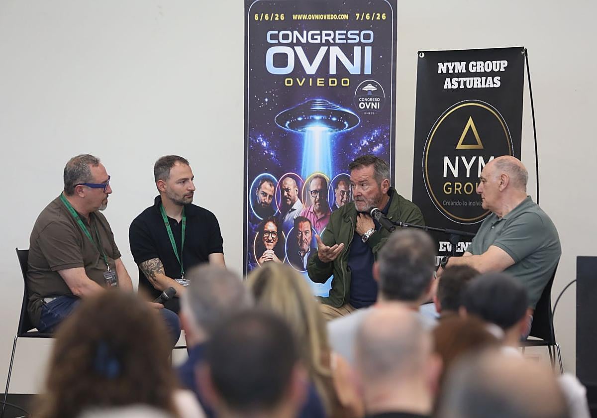 J. J. Benítez: «Los objetos que surcan nuestros cielos nos l