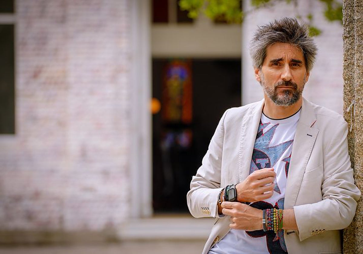 Manel Loureiro, escritor: «La ficción no deja de ser un refl