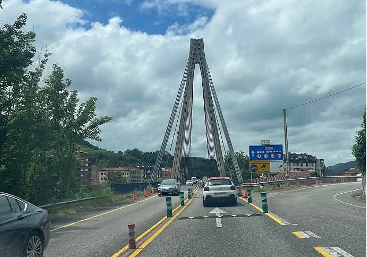 El puente atirantado de Sama, epicentro de «pequeños golpes»