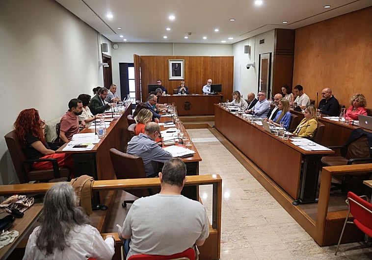 Sesión del pleno ordinario del mes de junio en el Ayuntamiento de Avilés.