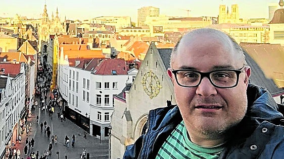 Francisco José Suárez, químico asturiano: «Vivir en Bruselas es tener Europa entera a un paso»