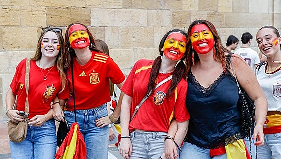 La fiesta del fútbol: Asturias disfruta con España en la final del Mundial