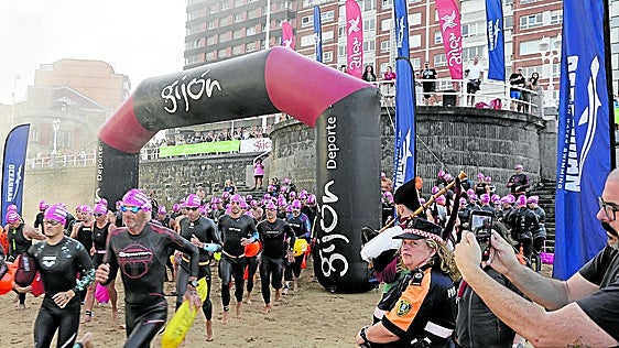 Lucas Costa y Alba Ortiz se llevan el Oceanman 10K