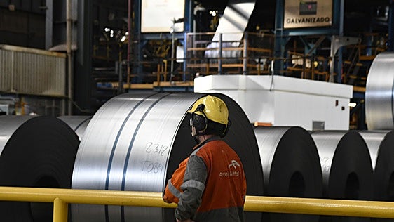 El absentismo dispara la contratación de trabajadores eventuales en Arcelor
