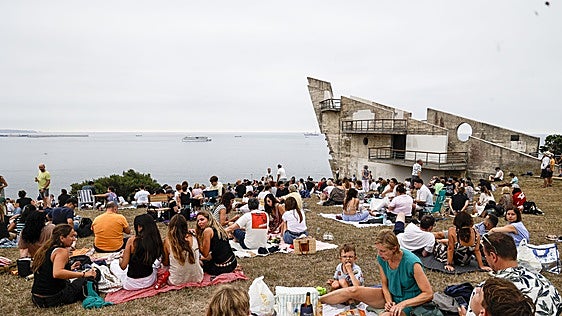 El fenómeno solar aumenta el gasto de los turistas extranjeros un 88,7% en Asturias