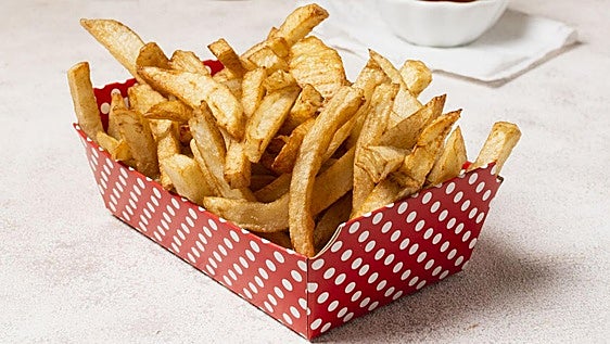 Un truco para que, por fin, bordes las patatas fritas en la air fryer