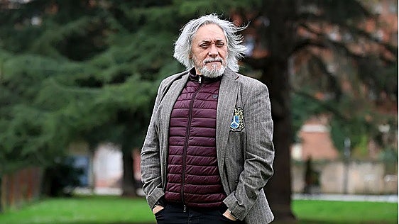 Daniel Lugo, de la Asociación de Venezolanos en Asturias: «En Venezuela se han agotado hasta las bolsas para los cadáveres»