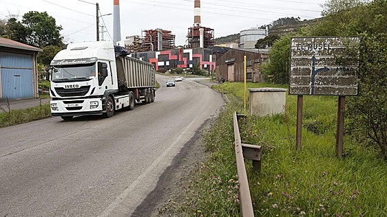 La Calzada y Carreño, entre la alegría y el «no se puede vivir» por el nuevo corredor de mercancías peligrosas por Aboño
