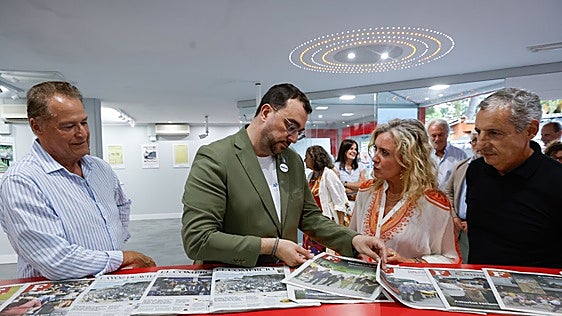 Adrián Barbón: «La Laboral contará con un arquitecto en exclusiva e iniciará las obras de reforma en otoño»