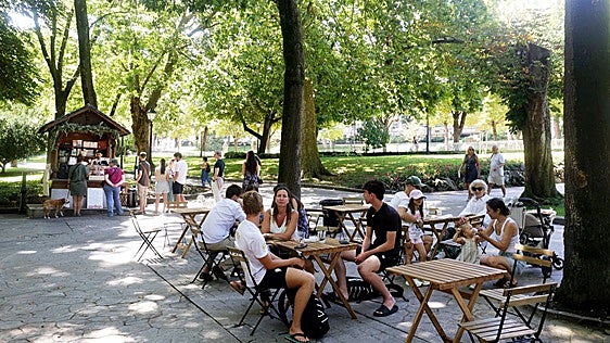 El veredicto de los negocios del Campo San Francisco de Oviedo: «Estamos viendo cómo revive»