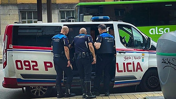Detienen in fraganti a un ladrón cuando robaba de madrugada en un centro de estética de El Llano, en Gijón