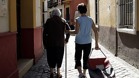 Asturias apuesta por cuidadores familiares para desatascar la dependencia