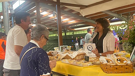 El queso casín lucha por su supervivencia: «Subsiste gracias a la leche de Piloña»
