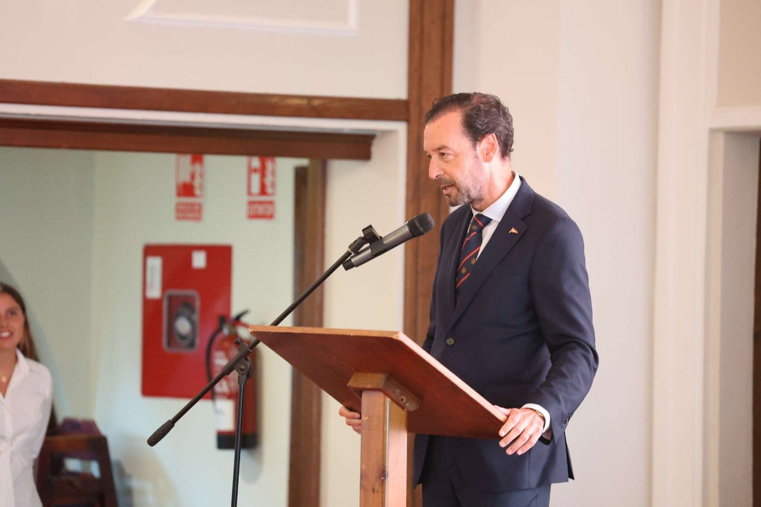 El Club de Regatas de Gijón homenajea a 10 socias de honor