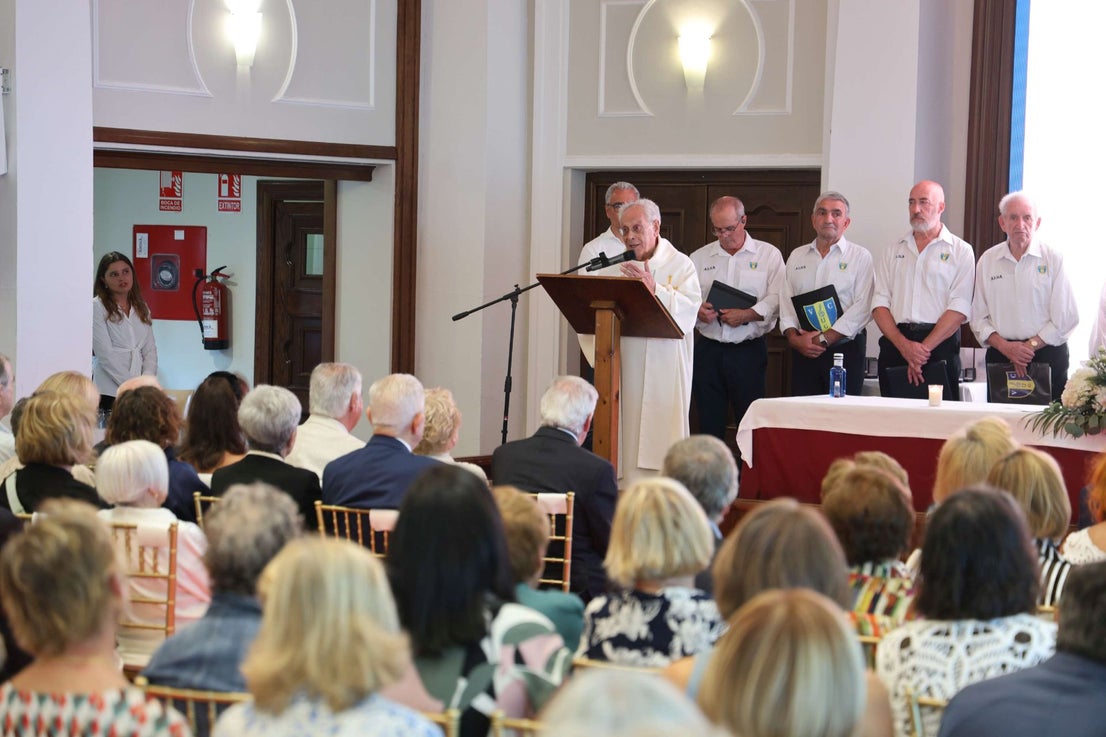 El Club de Regatas de Gijón homenajea a 10 socias de honor