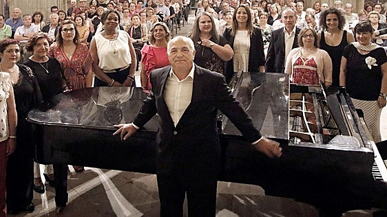 Joaquín Pixán, Medalla de Asturias: el hombre que sabe que con música se entiende la gente