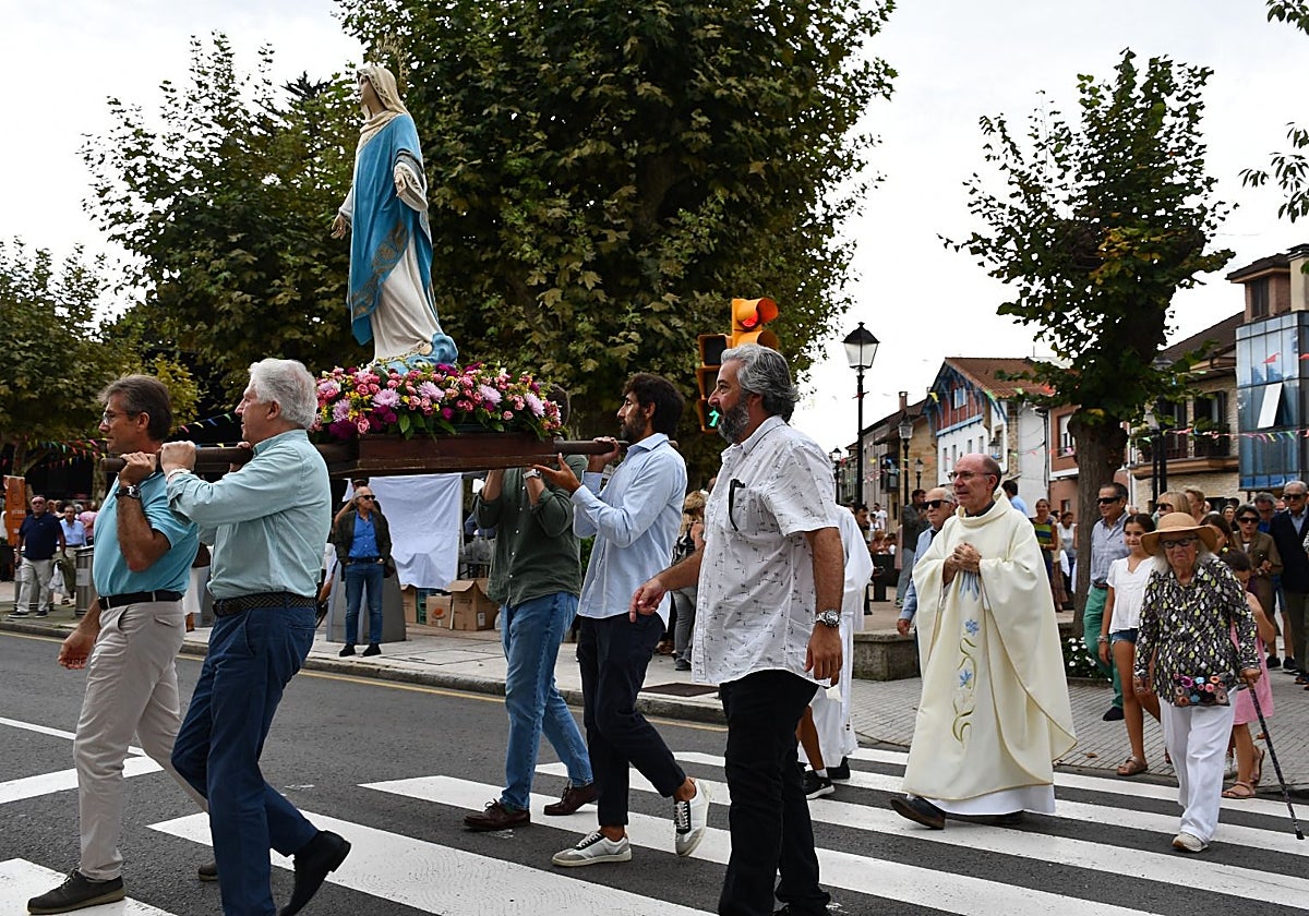 Hermandad, misa y memoria minera en las fiestas de Gijón