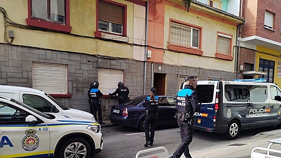 «Iba gente a consumir a mi casa, no a comprar», se defiende la acusada de tráfico de droga en Avilés