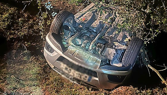 Accidente en Gozón: herido tras salirse de la vía, dar vueltas de campana y caer por un terraplén de 20 metros