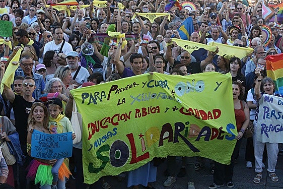 El Principado convocará el Observatorio contra la LGTBIfobia tras «el ataque fascista»