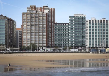 Viviendas en La Arena, uno de los barrios declarados zonas tensionadas en Gijón.