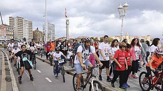 'Gijón Respira' agota sus primeras 500 camisetas y amplía con otras 200 ante el ritmo de inscripciones