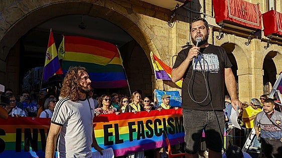 Protesta en Oviedo contra la agresión a dos personas