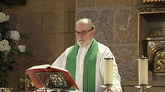 El párroco Vicente Pañeda se despide de Pillarno: «Me habéis enseñado a ser sacerdote en estos tiempos oscuros»