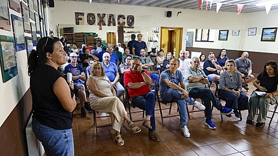 Los vecinos de Pillarno, en guerra con el agua: «Estamos pagando por un servicio que no tenemos»