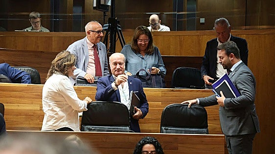 «Autobombo», «habla de una Asturias imaginada» y promete «lo ya prometido»: la reacción de la oposición en el debate de orientación política en Asturias