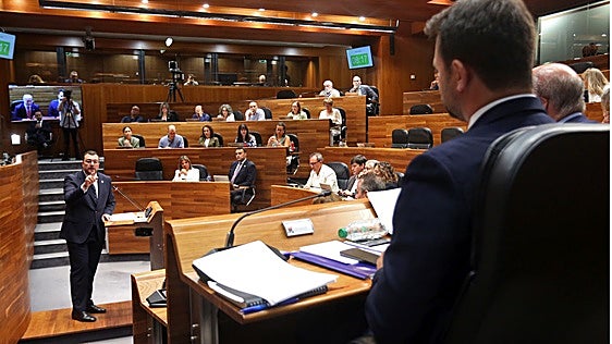 Adrián Barbón eleva las ayudas a la conciliación y desbloquea el proyecto de Sunwafe en la ZALIA