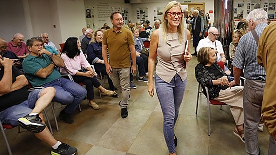 Lara Martínez se reunió con Izquierda Socialista en vísperas de las primarias del PSOE de Gijón