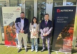 Emilio Ovies y David Díaz, socios directores de Autecnia, junto a Laura Ema Díez, Lead Buyer de Arcelormittal España