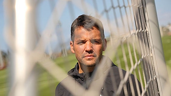 Nicolás Larcamón, entrenador del Sporting: «La Ñora me parece una playa espectacular. He ido todo lo que he podido»