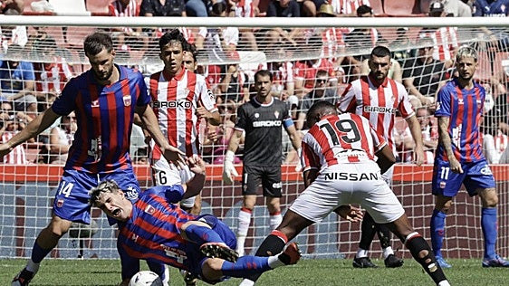 Segunda derrota de la temporada para el Sporting: así te hemos contado el partido en directo