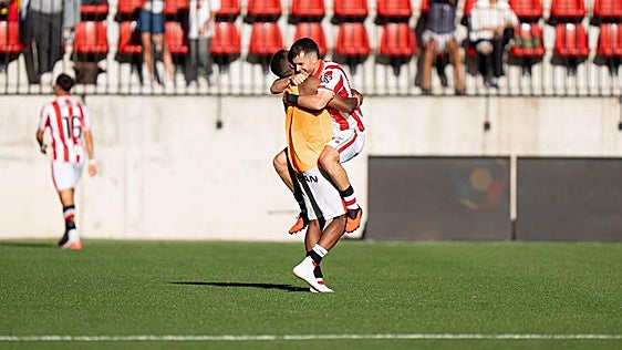 El Sporting vuelve a sonreír lejos de casa