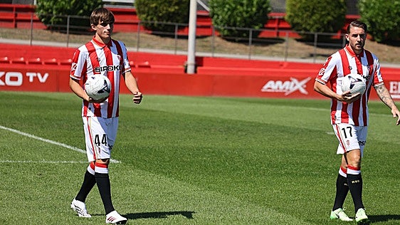 Real Oviedo-Sporting de Gijón: Andrés Cuenca no se perderá el derbi a pesar de ser convocado por la Selección sub 20