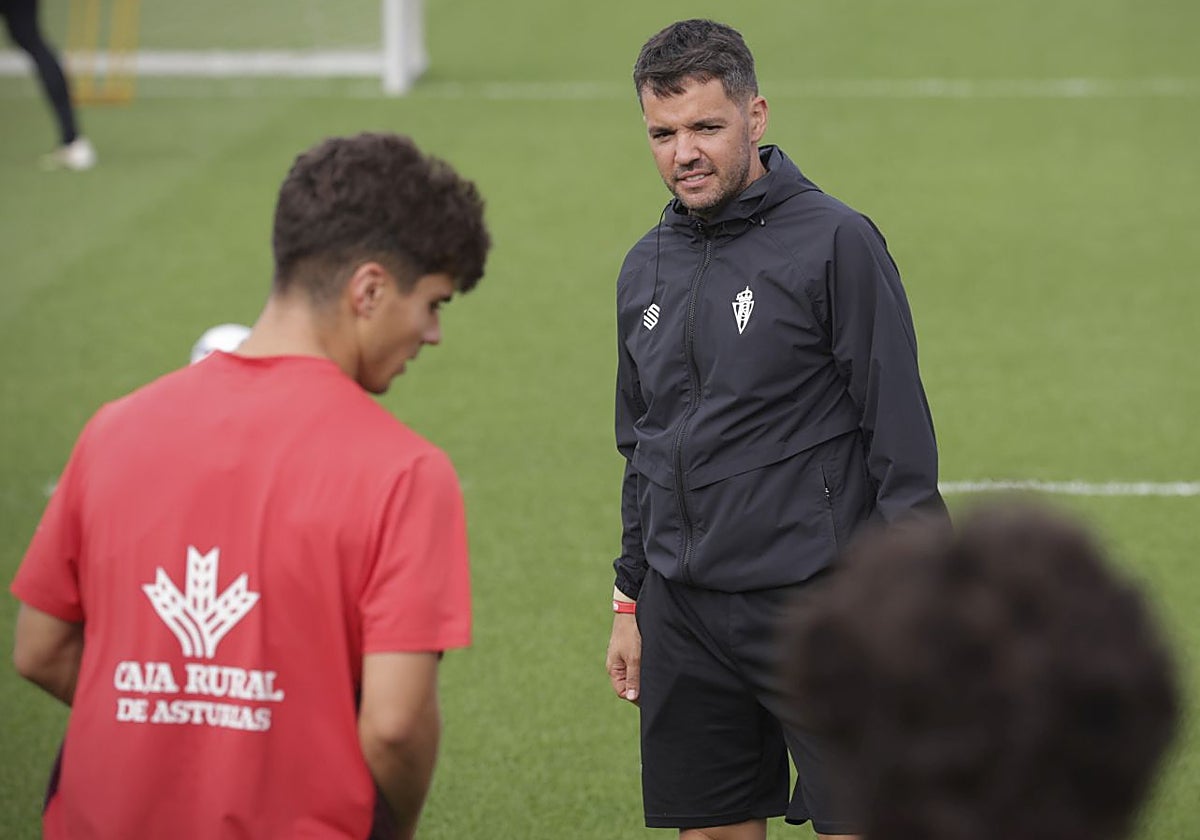 Photo: elcomercio.es Sporting de Gijón travels to face Cádiz CF in Segunda División