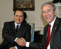 Berlusconi anuncia ante Bush la retirada de las tropas italianas de Irak
