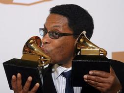 El pianista Herbie Hancock ha logrado el galardón al Mejor Disco del Año, el premio más importante. /AFP