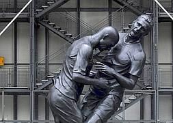 La escultura del argelino Adel Abdessemed, en París. / Ap