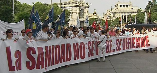 Centenares de personas, durante la concentración. / Efe | Europa Press