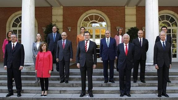 Foto del nuevo equipo de Gobierno, con la nueva titular de Agricultura. 