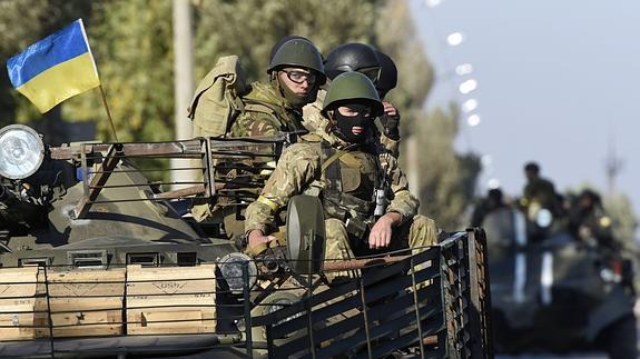 Soldados ucranianos en la frontera de Mariupol. 