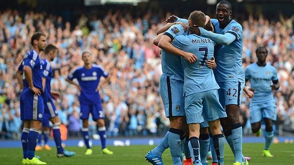 Los jugadores del City celebran un gol de Lampard. 