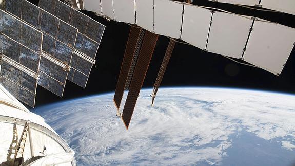 Paneles solares en la Estación Espacial Internacional.