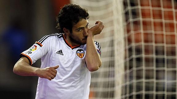 Parejo celebra un gol. 